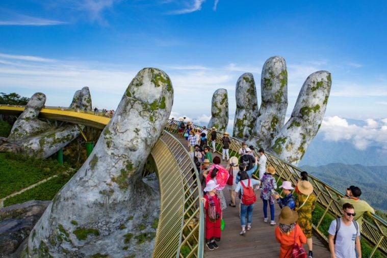 Bà Nà Hill Đà Nẵng - Combo Đêm Bà Nà by Night (16h, 18h, 19h)